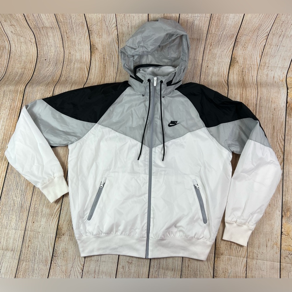 Mens Nike Windrunner Full Zip Jacket Size Medium White Black Silver CN8770 - Picture 2 of 11